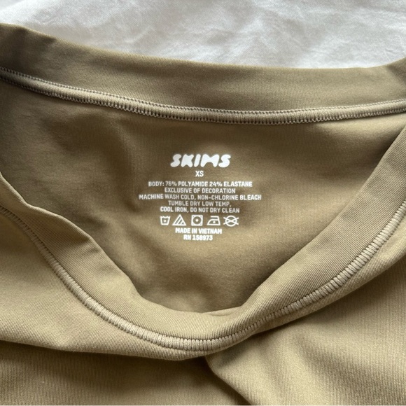 BNWT SKIMS FITS EVERYBODY LONGSLEEVE XS KHAKI - Picture 2 of 5